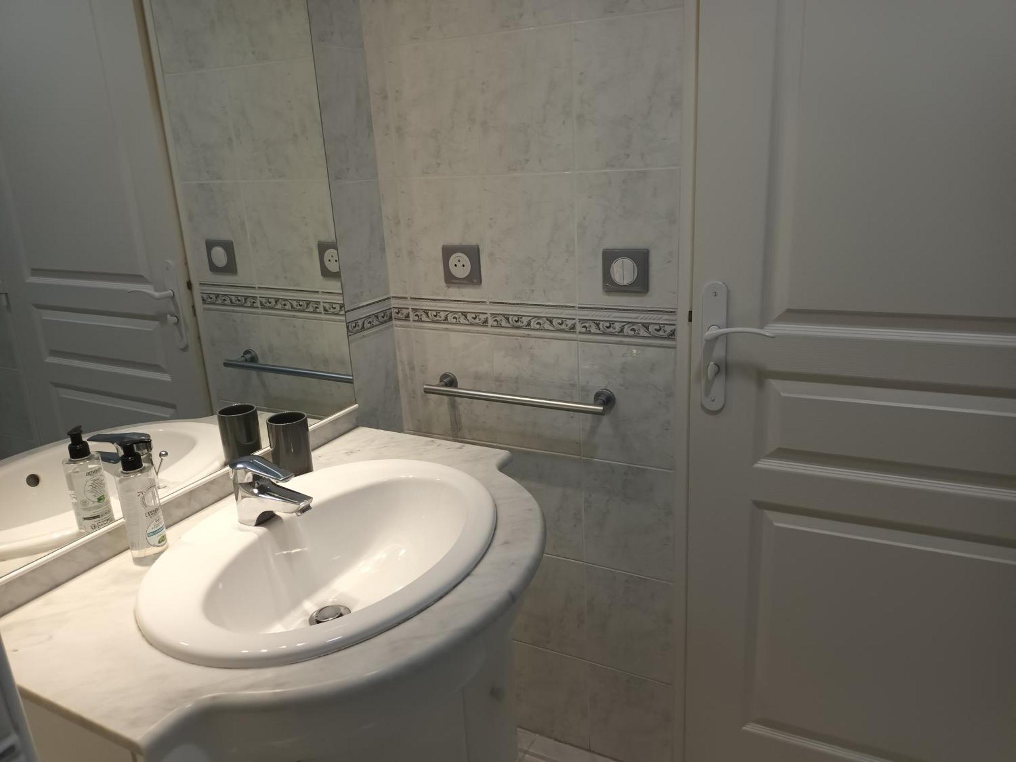 Appart. 2* A Hendaye, Proche Centre, Parking Privatif - Fr-1-239-777公寓 外观 照片